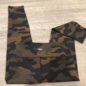 VS PINK Classic Camo Workout Leggings